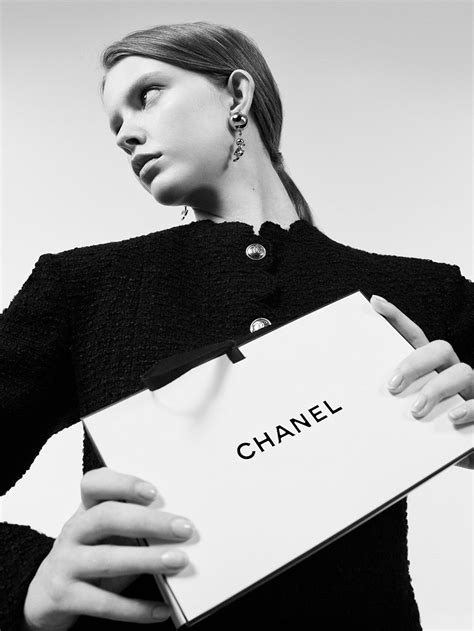 chanel customer services.